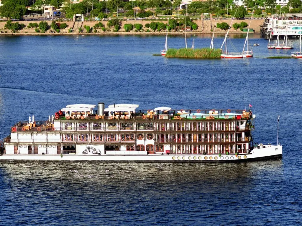 Mövenpick SS Misr Nile Cruise 4 Days Aswan Luxor