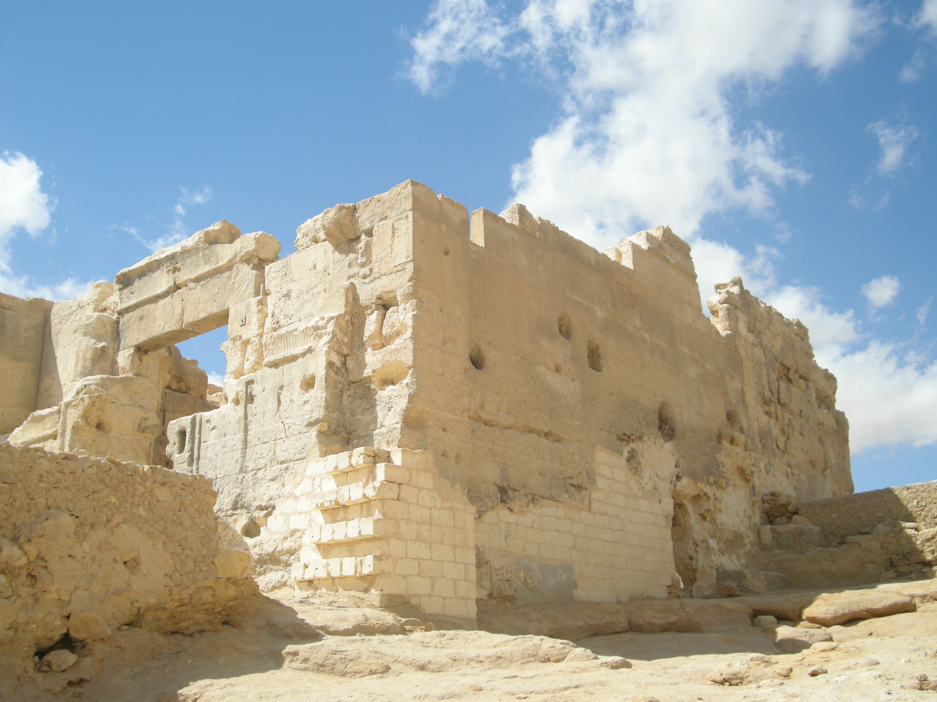 Ain El Muftells Temple: Bahariya Oasis Guide