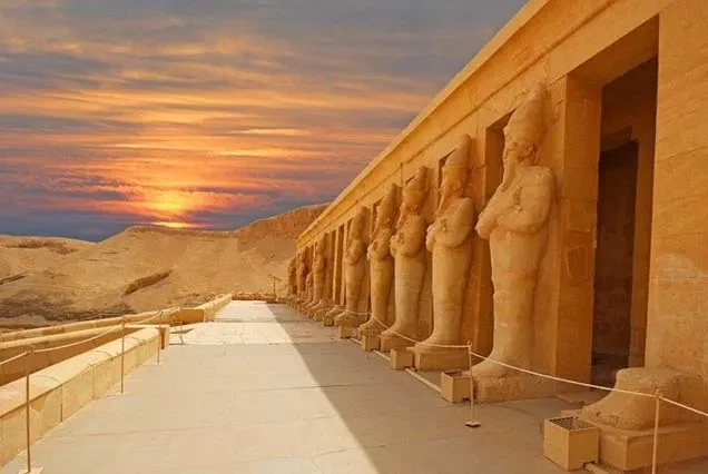 Cairo to Valley of the Kings Tour