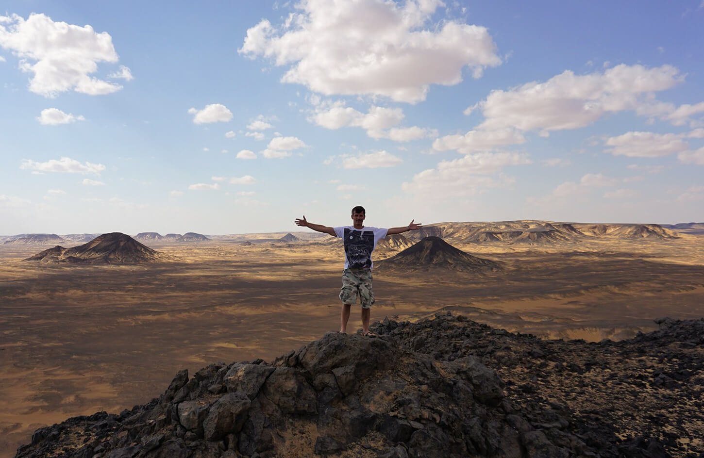4 Days Wadi El Hitan and White Desert Tour Private Luxury Safari