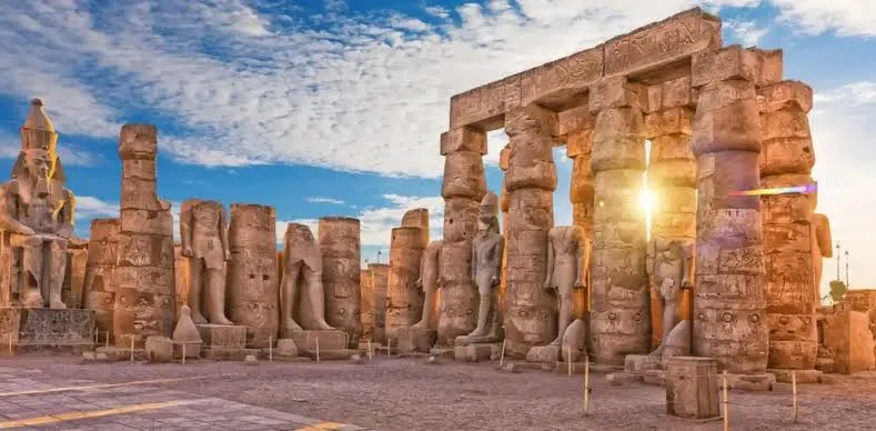 temperature of luxor in october
