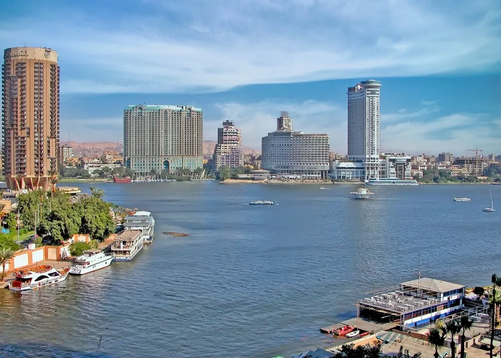 A Three-Day Plan Built Around the Temperature in Cairo in August