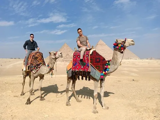 Private 2-Hour Camel Ride Trip at the Pyramids