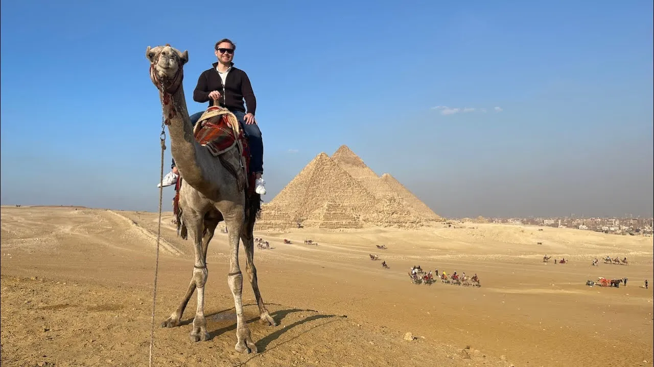 Private 2-Hour Camel Ride Trip at the Pyramids
