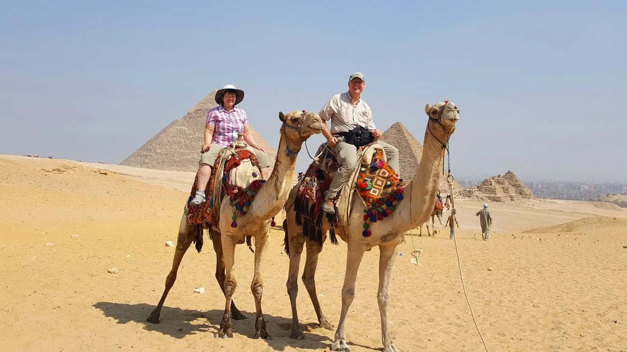 Private 2-Hour Camel Ride Trip at the Pyramids