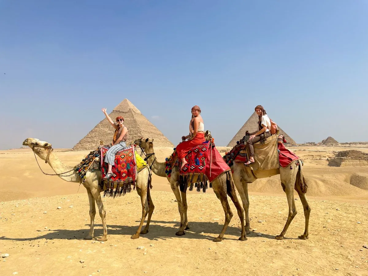 Private 2-Hour Camel Ride Trip at the Pyramids