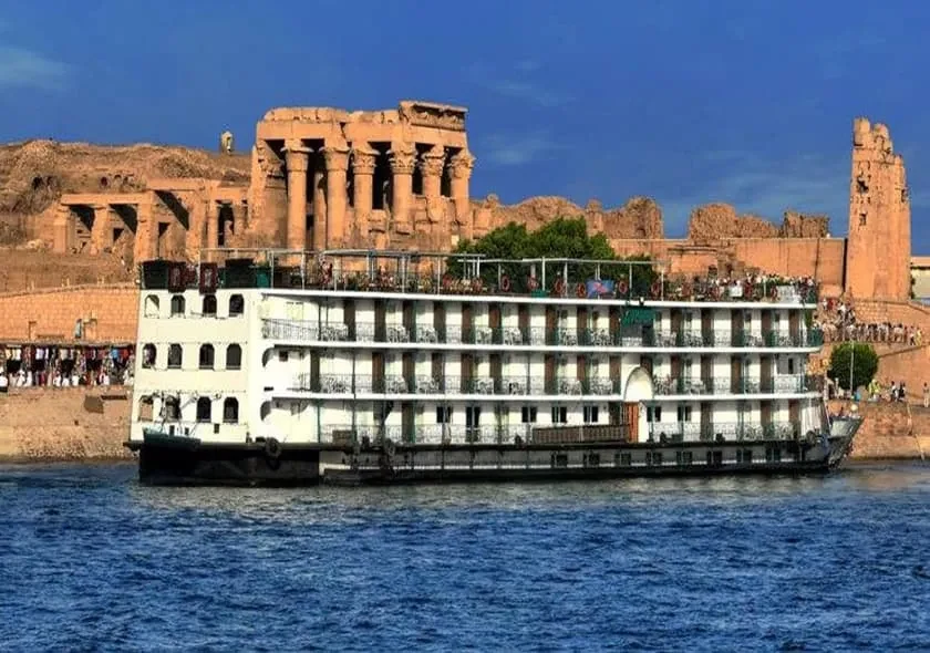 4 Days Nile Cruise From Cairo Private Flight Package