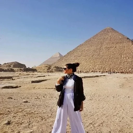Private Day Trip Grand Egyptian Museum From Hurghada by Flight & Giza Pyramids
