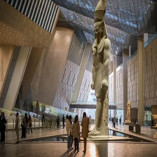 Private Hurghada to Grand Egyptian Museum & Giza Pyramids Day Tour
