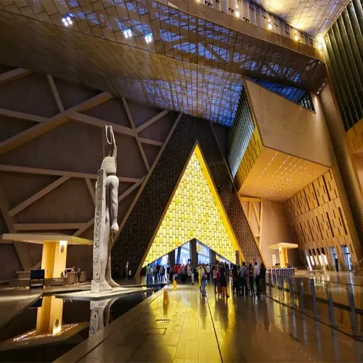 Private Hurghada to Grand Egyptian Museum & Giza Pyramids Day Tour