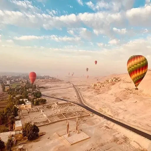 Private Hurghada to Luxor Day Trip with Sunrise Hot Air Balloon & Nile Felucca