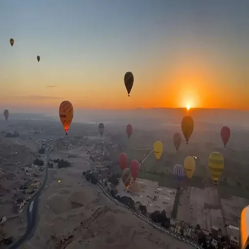 Private Hurghada to Luxor Day Trip with Sunrise Hot Air Balloon & Nile Felucca
