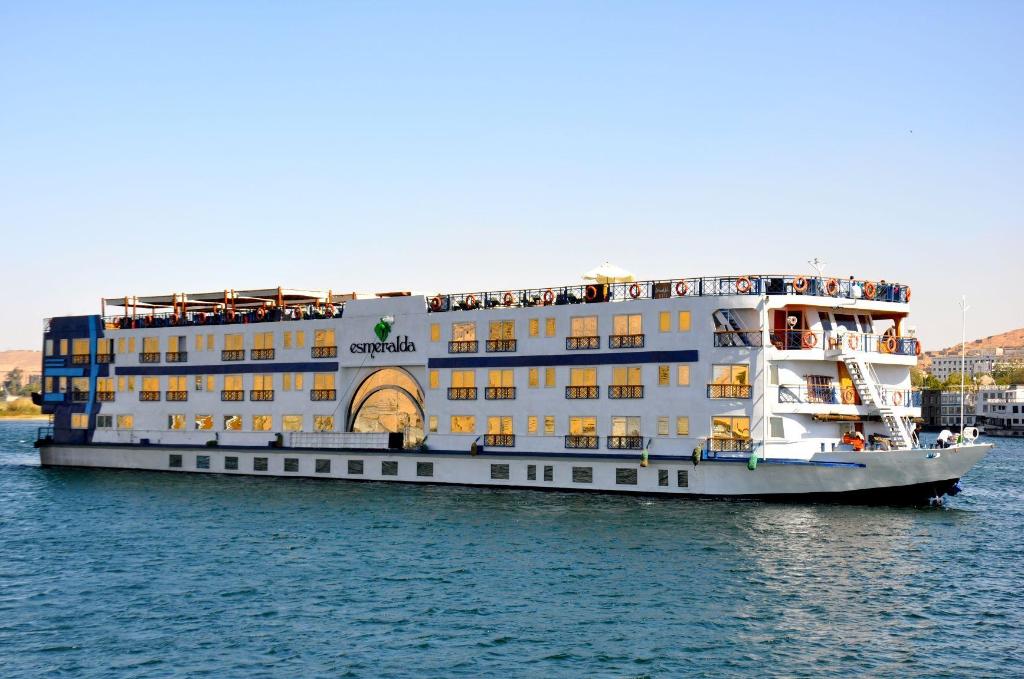 Esmeralda Nile Cruise 4 Days Aswan Luxor