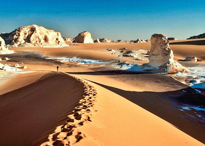 Farafra Oasis: Escape to the White Desert