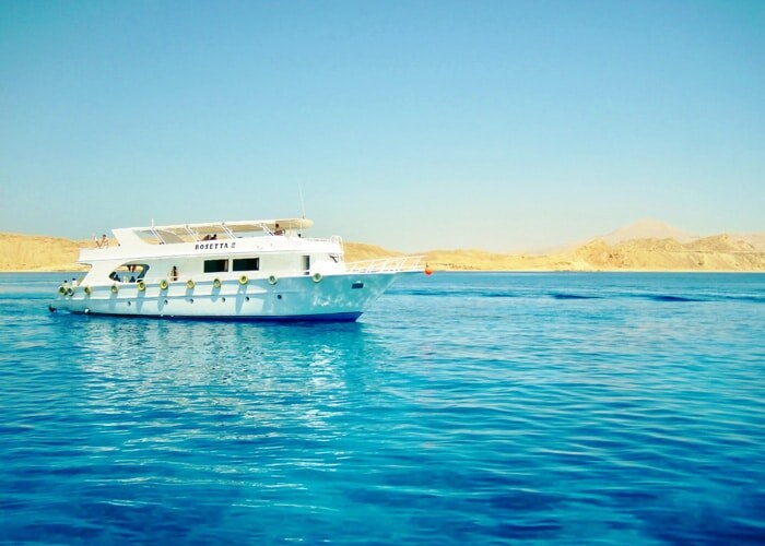 Tiran Island: Luxury Red Sea Diving Guide