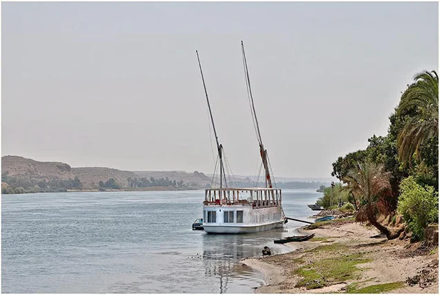 4 Days Three Pyramids Dahabiya Nile Cruise (2)
